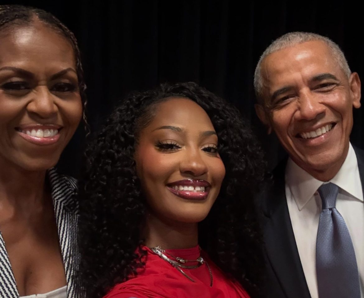 Tems performs “Me & U” in a Crimson Gown at the Obama Presidential Center Grand Opening